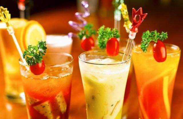 服藥無效甚至反效果？可能是你喝的水和酒精飲料惹的禍